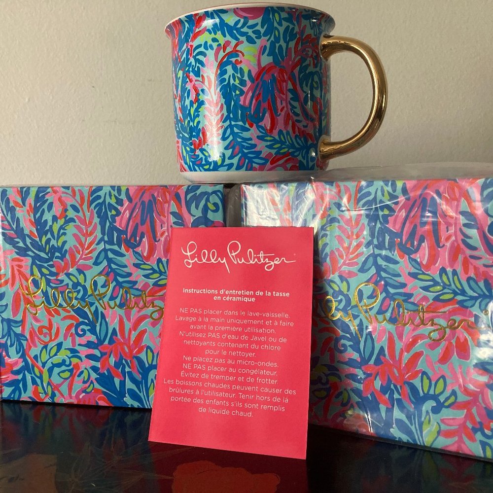 NWT 2 Lilly Pulitzer Mug Set, Gold Handle - "Holidaze" - HOME - Picture 2 of 8
